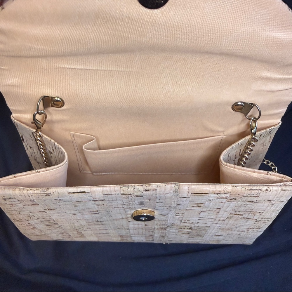 Chic Cork Top-Handle Tan Handbag with Crossbody Chain - Picture 7 of 8